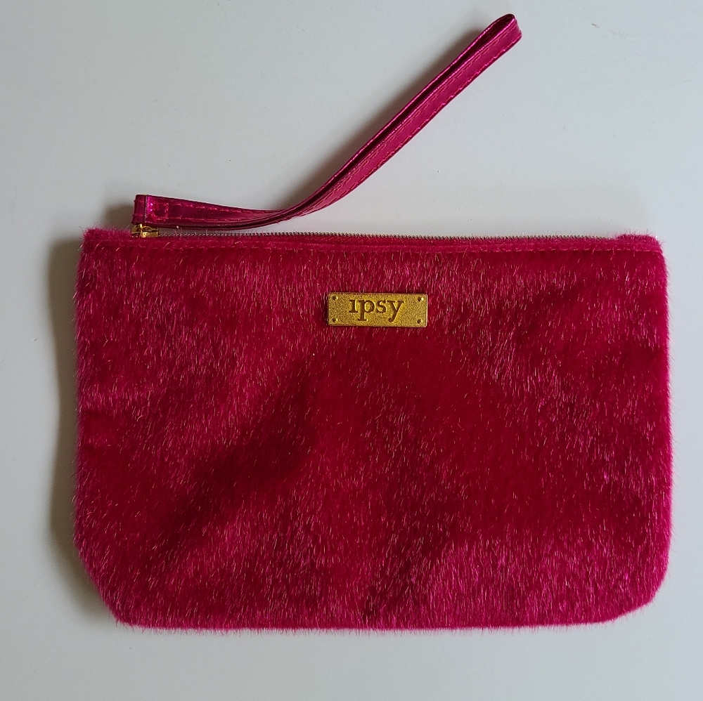 Ipsy pink furry cosmetic bag December 2016